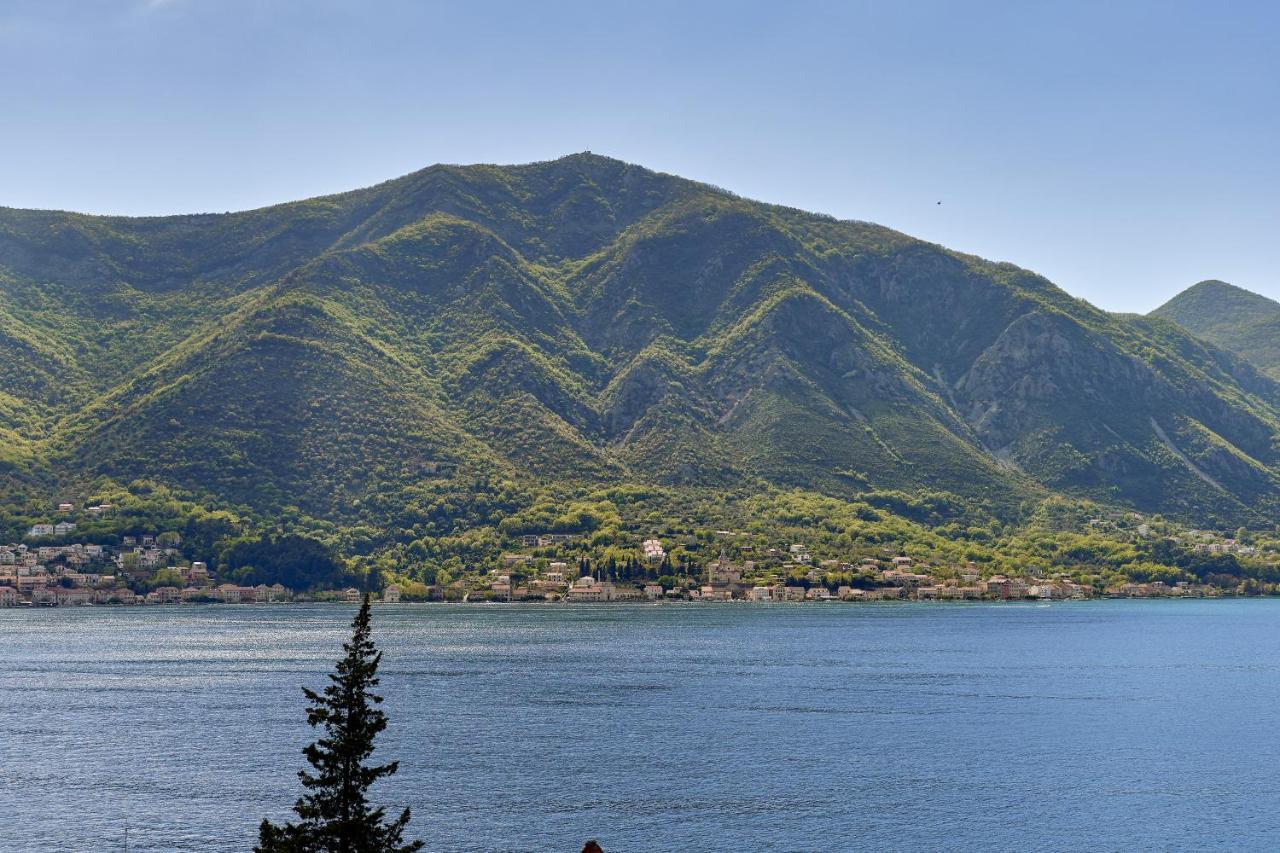 Apartment Noa With Sea View Kotor Kültér fotó